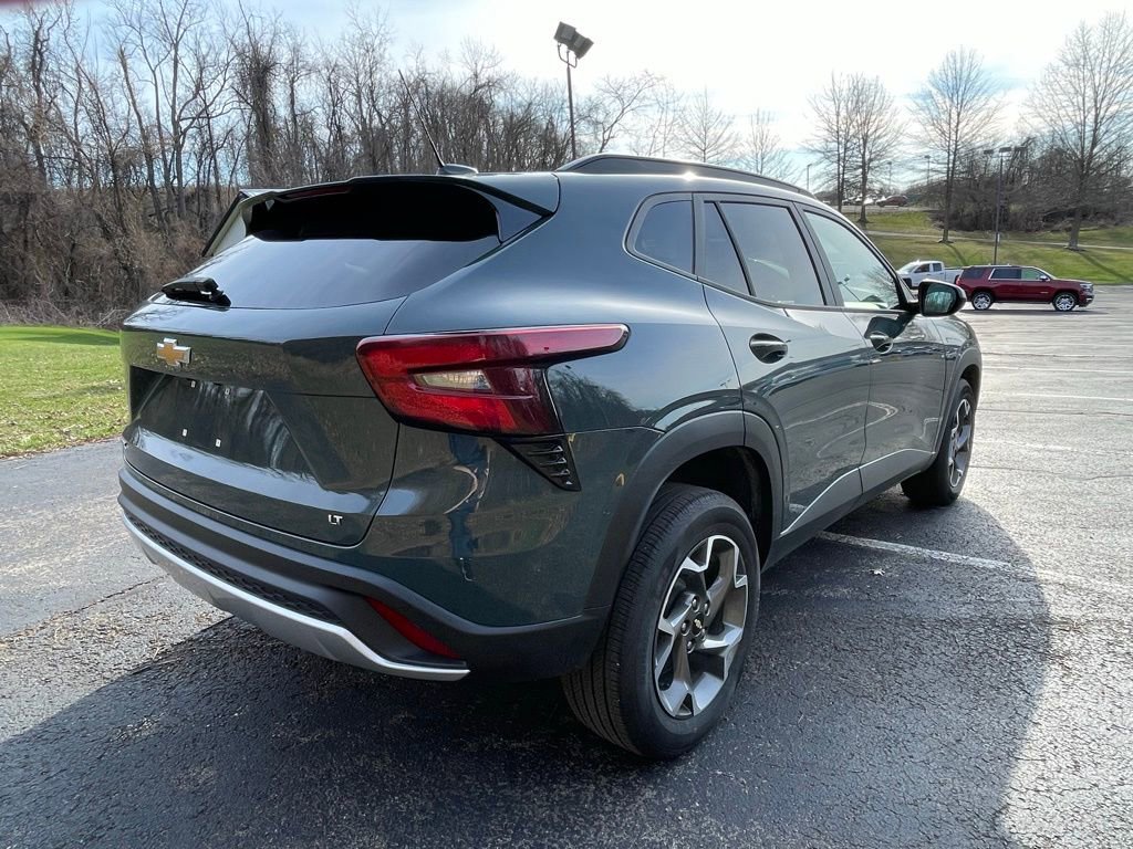 Certified 2025 Chevrolet Trax LT w/ LT Convenience Package image 3