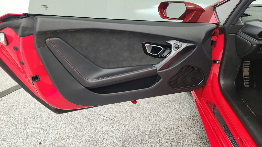 Used 2015 Lamborghini Huracan LP 610-4 image 33