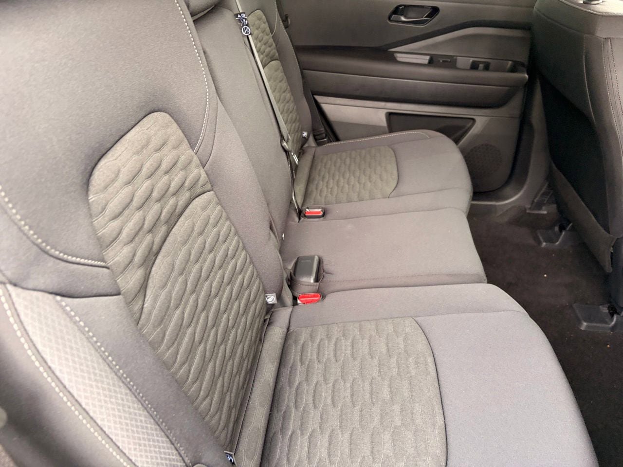 Used 2025 Nissan Pathfinder S AWD/4WD image 14