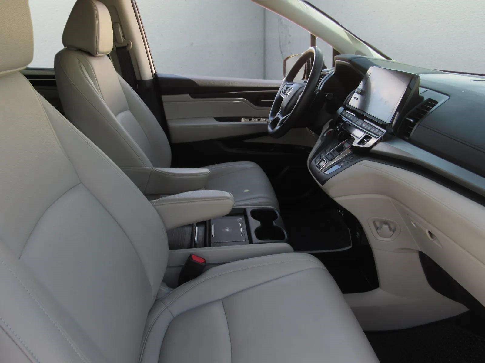 Certified 2025 Honda Odyssey EX-L image 9