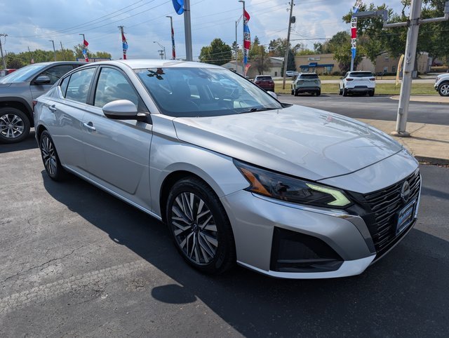 Used 2023 Nissan Altima 2.5 SV image 7