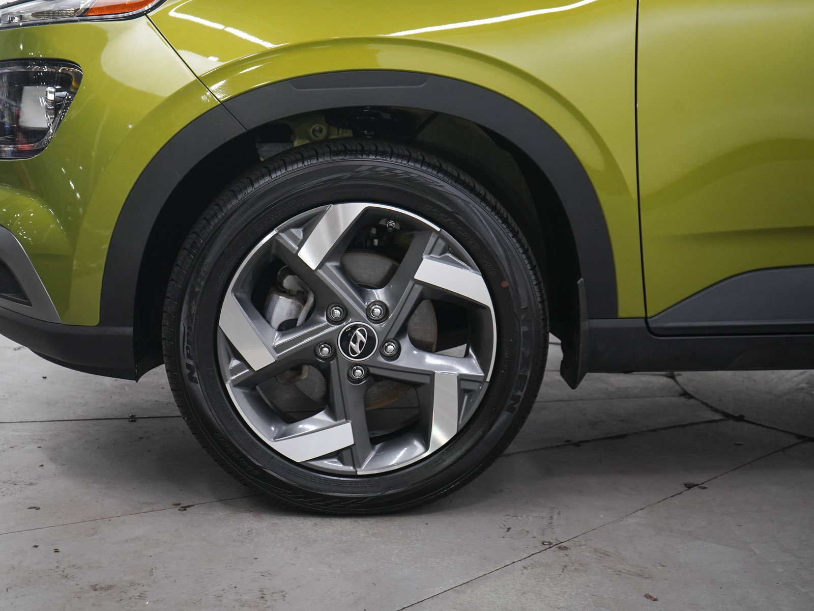 Used 2024 Hyundai Venue SEL FWD image 27