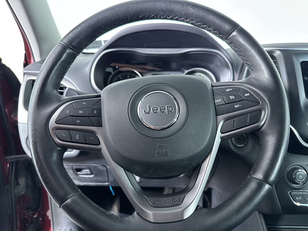 Used 2019 Jeep Cherokee Latitude w/ Cold Weather Group AWD/4WD image 20