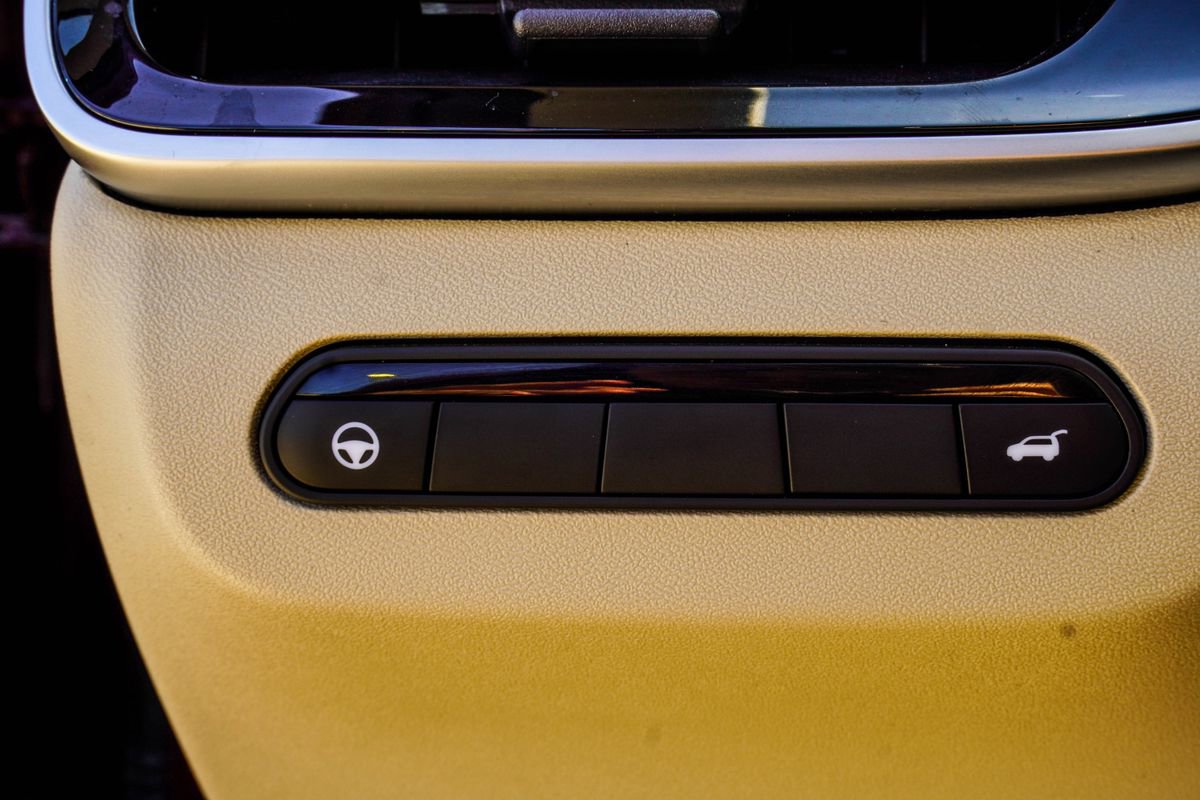 Used 2023 INFINITI QX60 Luxe w/ Performance Audio Package image 47