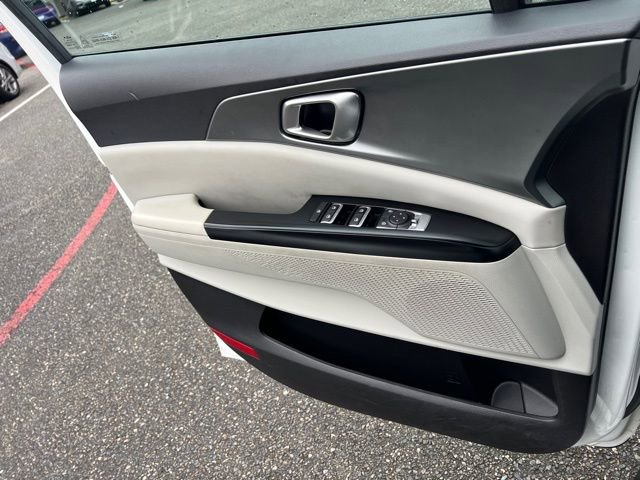 Certified 2024 Kia Carnival LX image 16