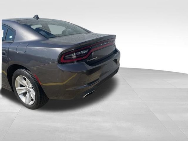 Used 2017 Dodge Charger SXT RWD image 7