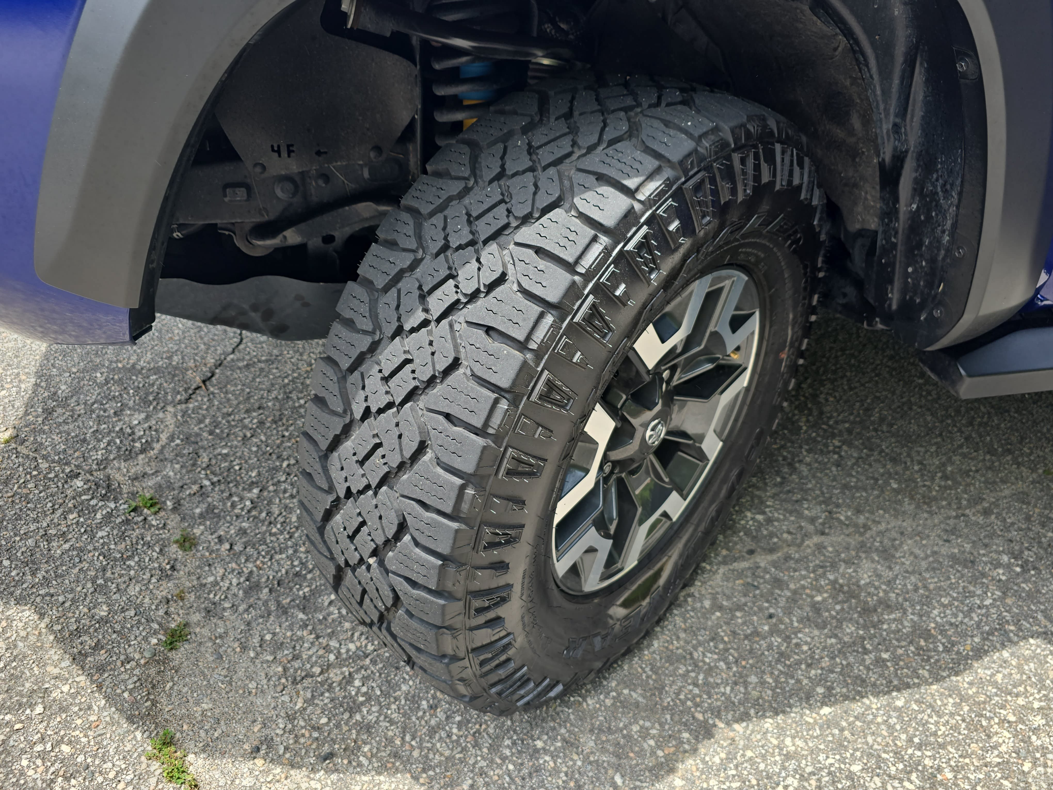 Used 2023 Toyota Tacoma TRD Off-Road w/ TRD Premium Off Road Package AWD/4WD image 32