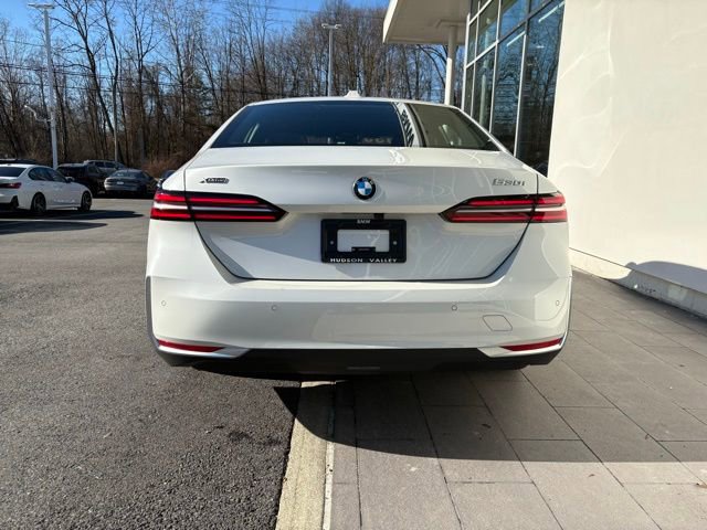 Used 2026 BMW 530i xDrive w/ Premium Package image 4
