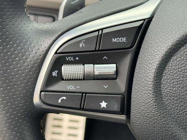 Used 2023 Genesis G70 2.0T w/ Sport Prestige Package image 18