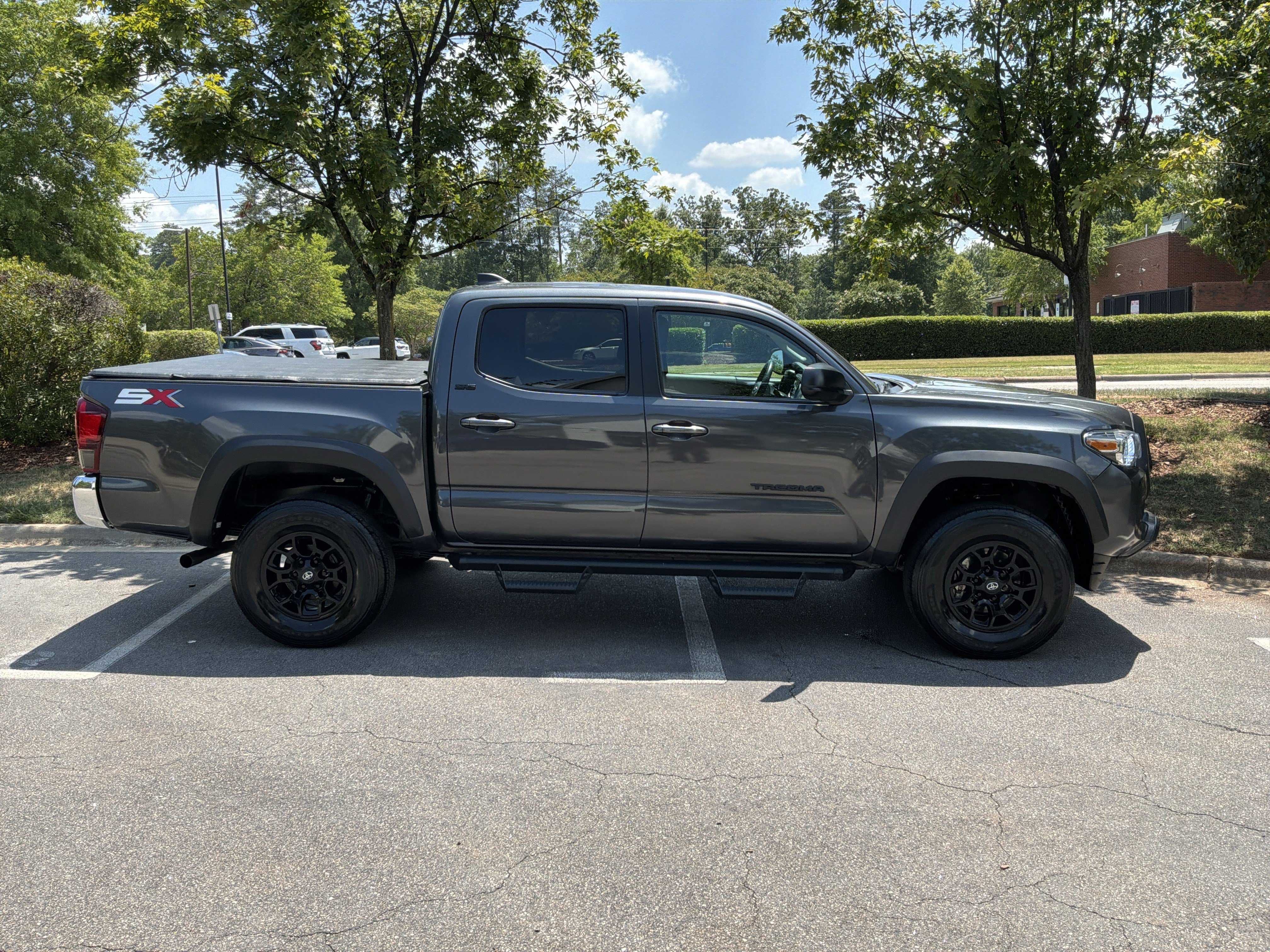 Used 2023 Toyota Tacoma SR5 RWD image 11