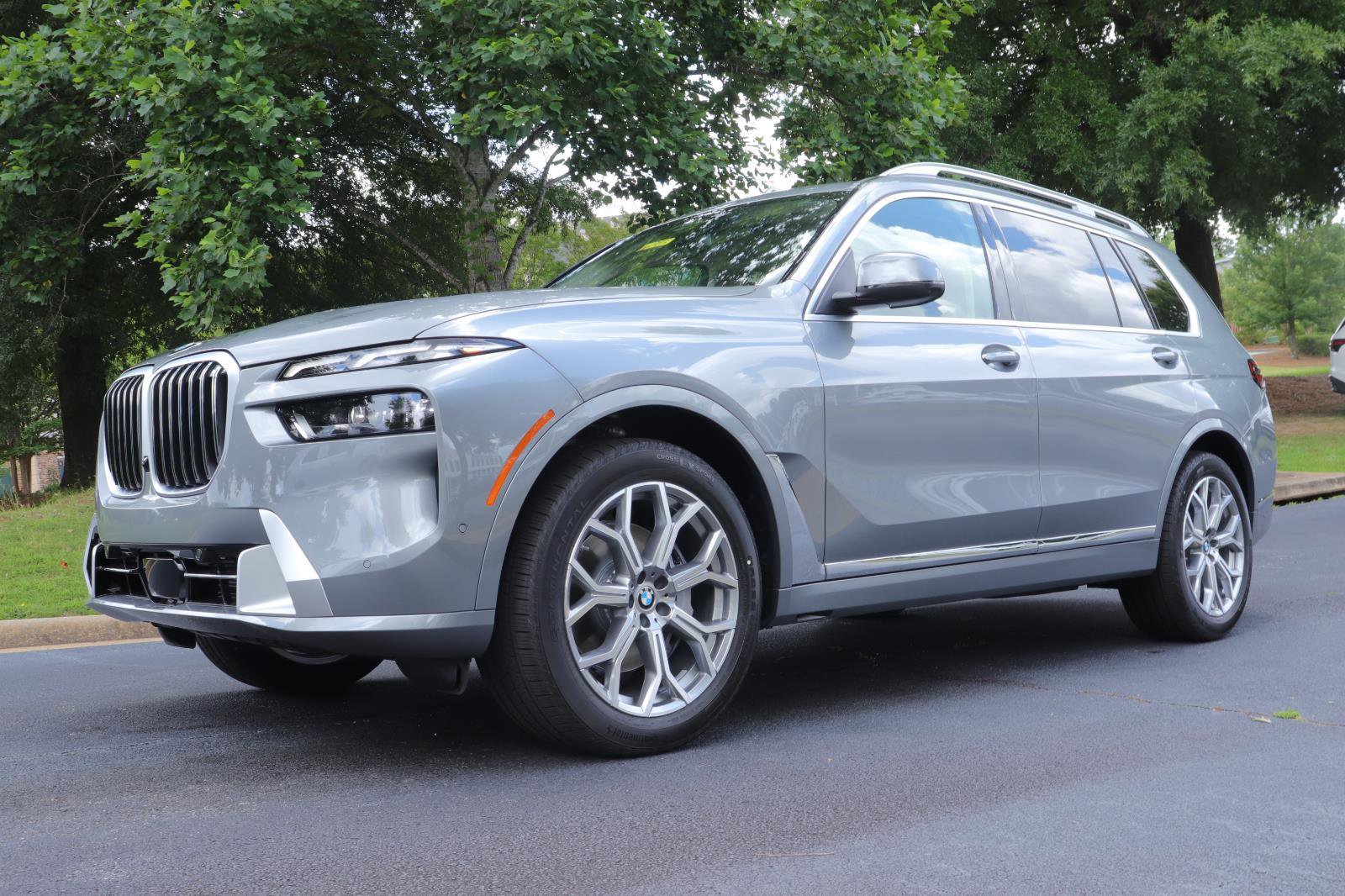 New 2026 BMW X7 xDrive40i w/ Premium Package video 1