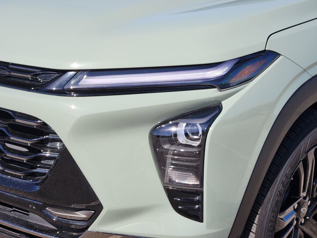 Used 2025 Chevrolet Trax ACTIV w/ Driver Confidence Package image 5