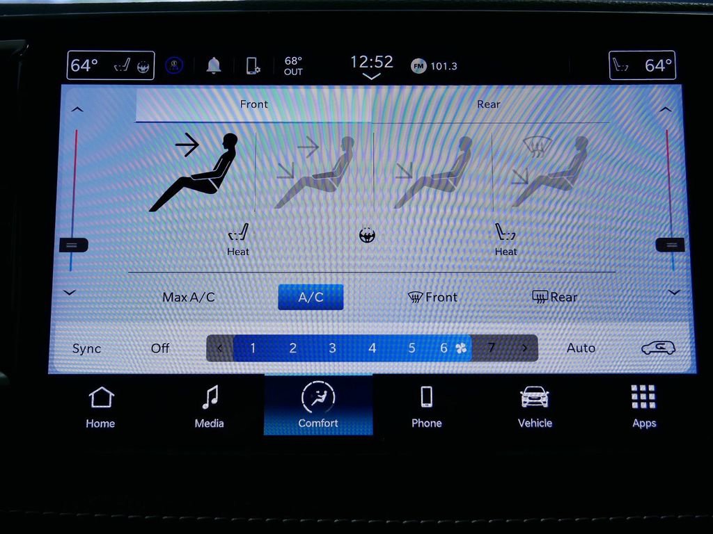 New 2024 Chrysler Pacifica Touring-L image 42