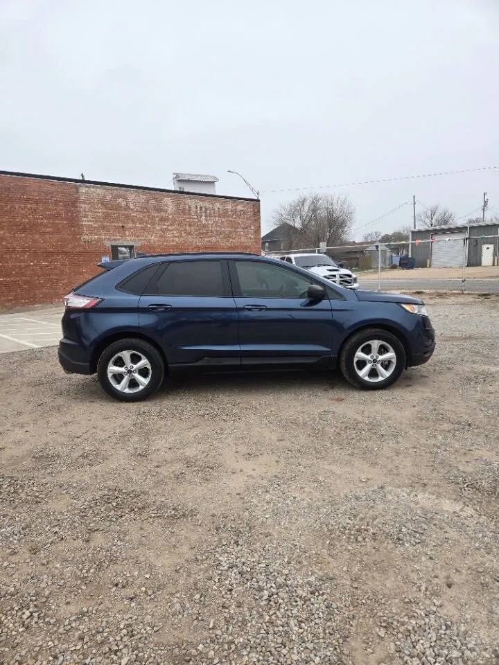 Used 2017 Ford Edge SE w/ Cargo Accessory Package FWD image 6