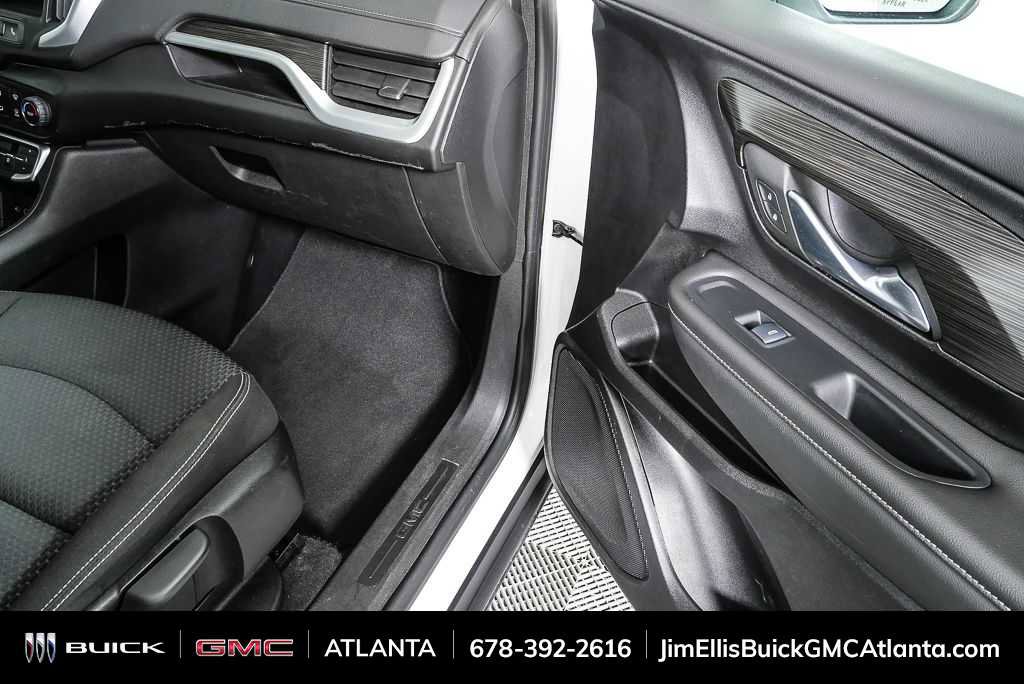 Used 2024 GMC Terrain SLE image 22