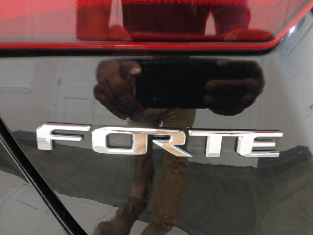 Used 2019 Kia Forte LXS FWD image 23