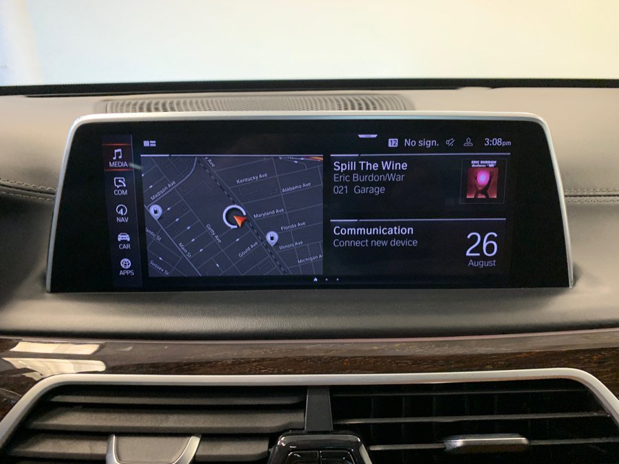 Used 2021 BMW 750i xDrive w/ Executive Package AWD/4WD image 28