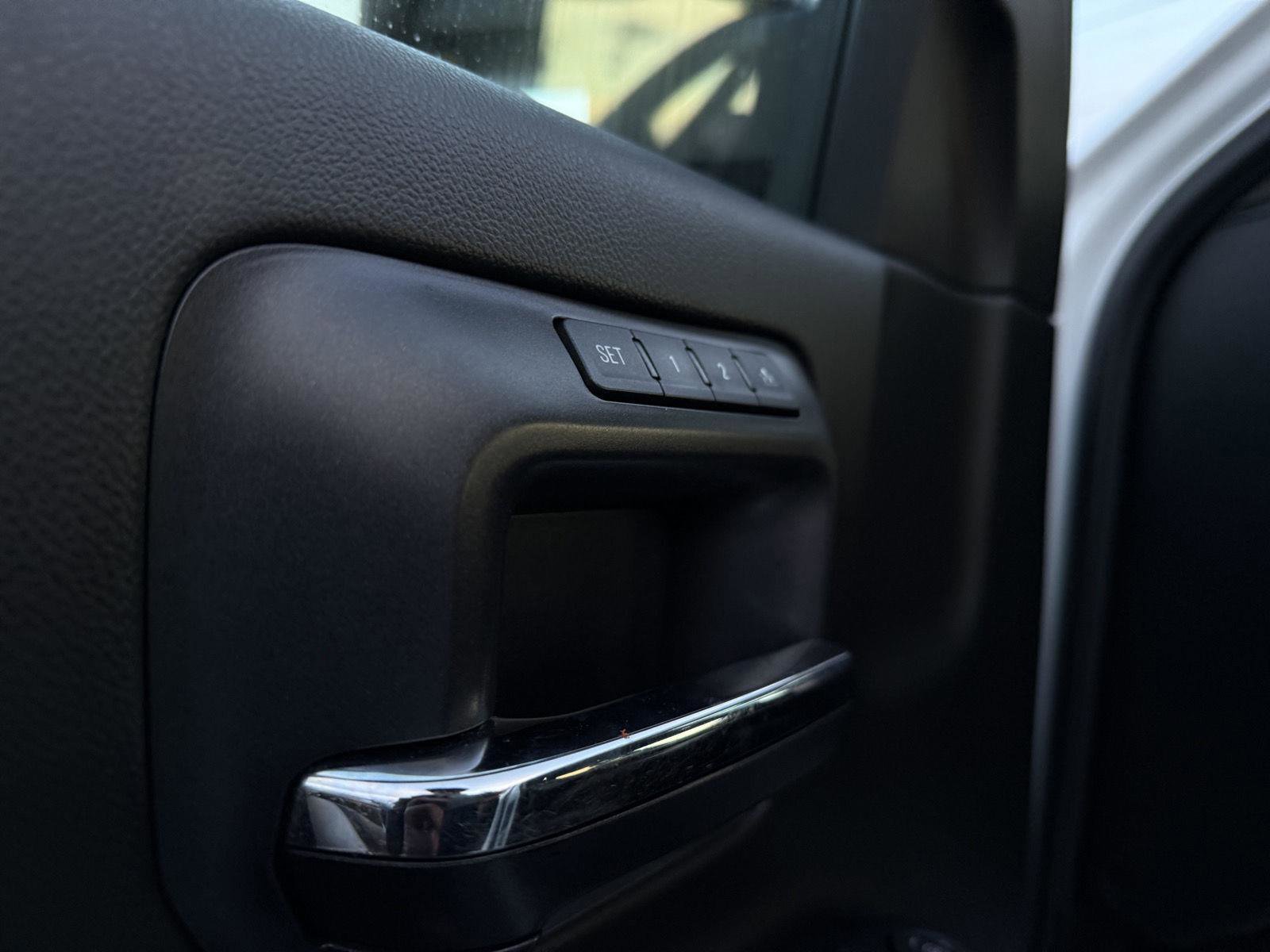 Used 2017 GMC Sierra 3500 Denali w/ Duramax Plus Package image 15