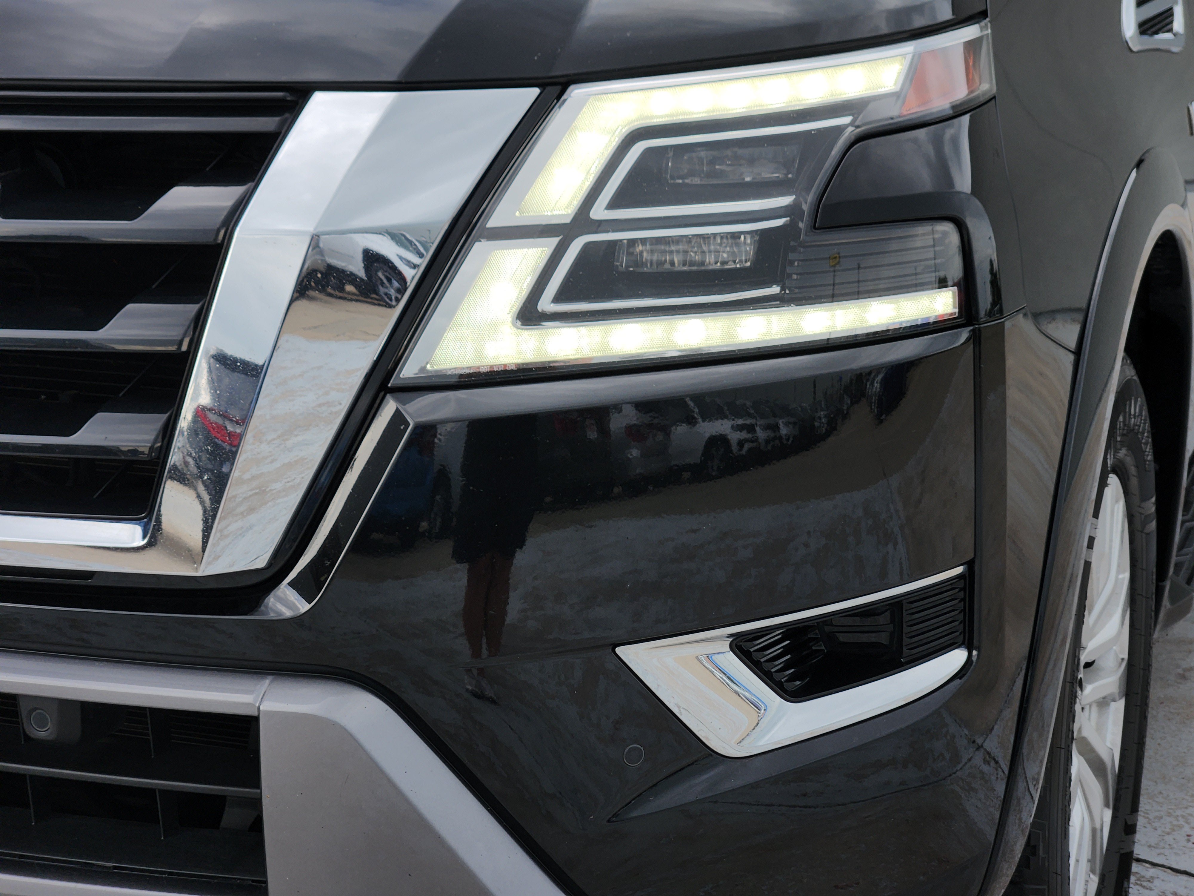 Used 2022 Nissan Armada SV AWD/4WD image 10