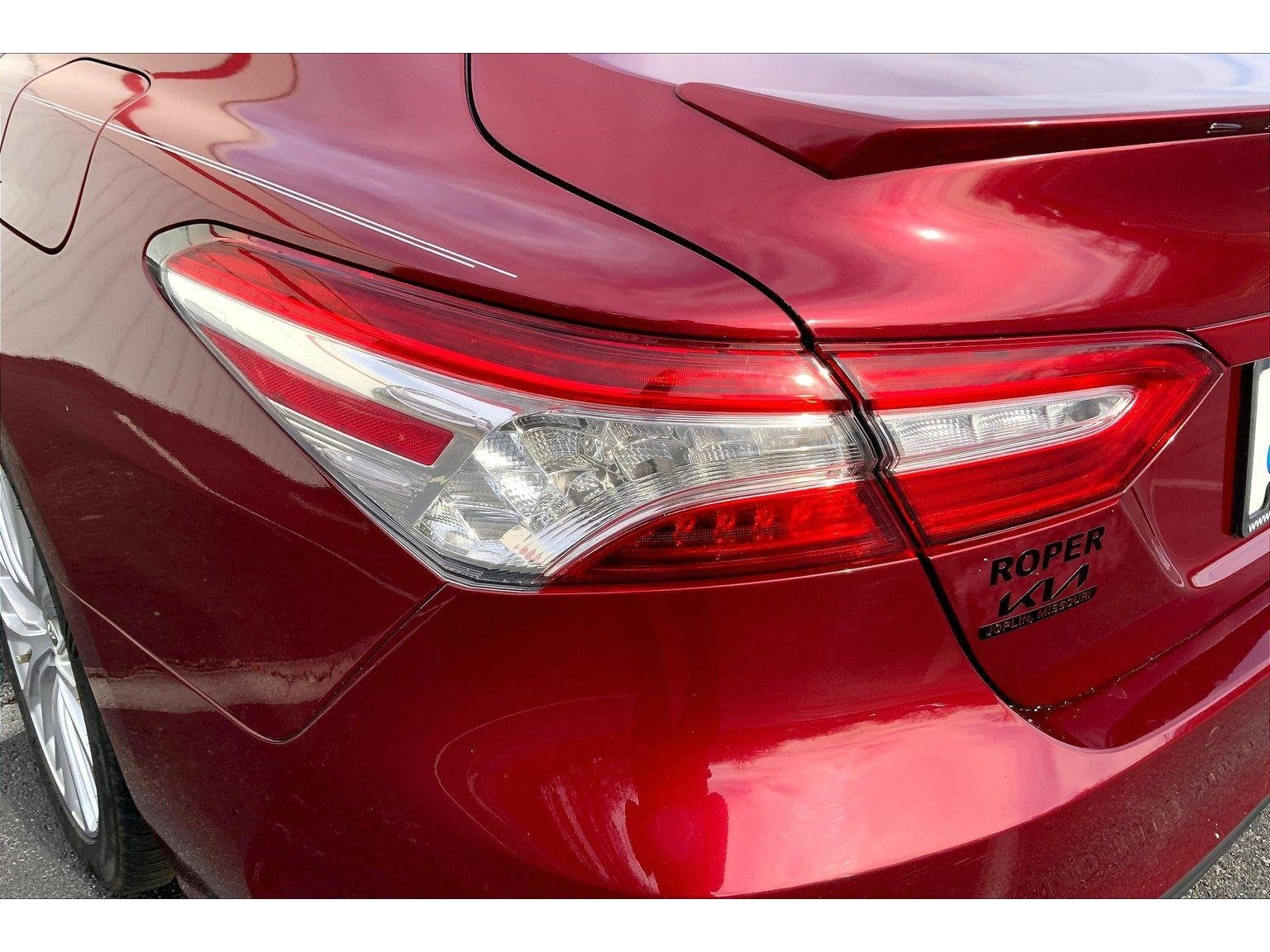 Used 2018 Toyota Camry XLE image 26