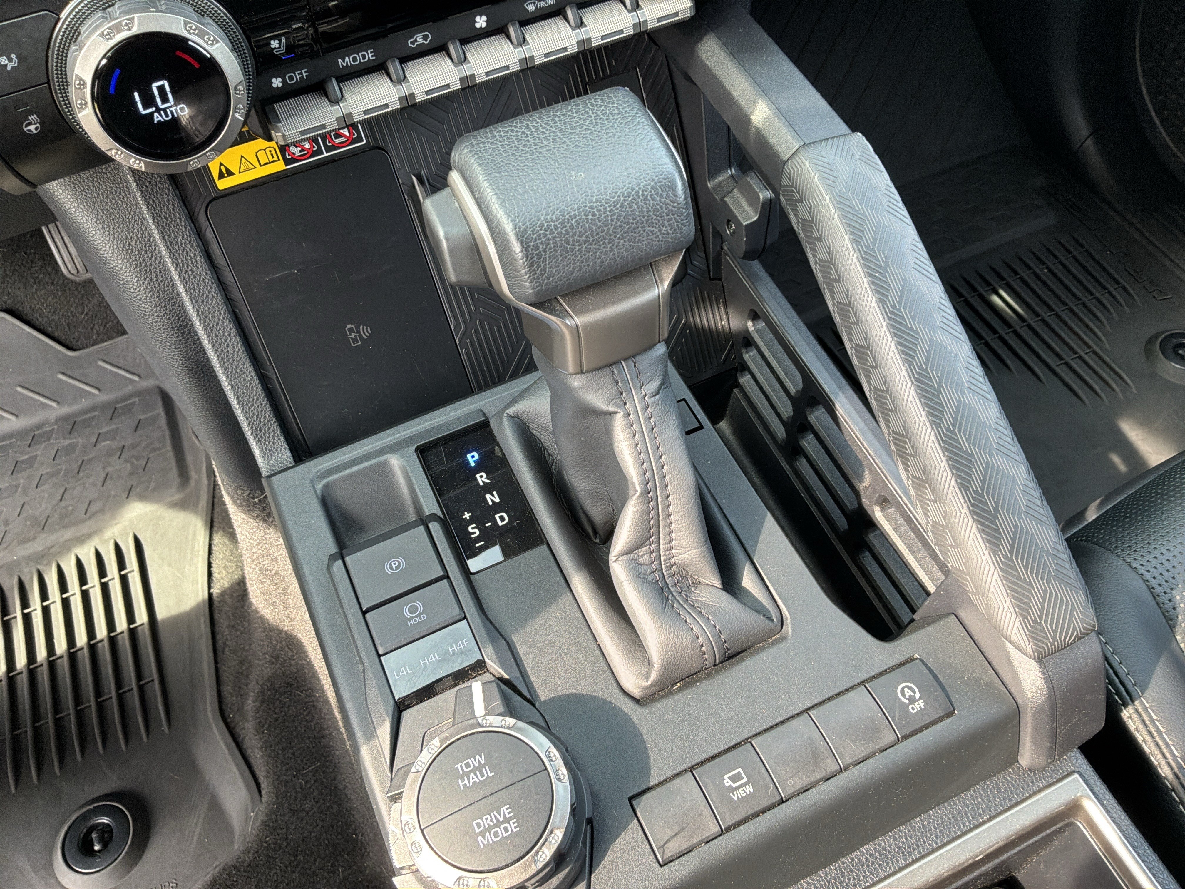 Used 2025 Toyota 4Runner Limited AWD/4WD image 22