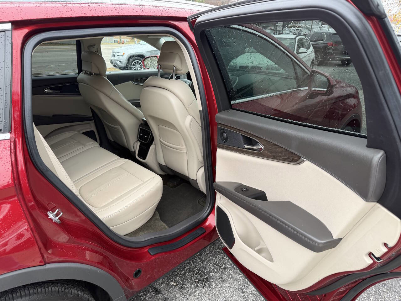 Used 2018 Lincoln MKX Reserve w/ Driver Assistance Package image 16