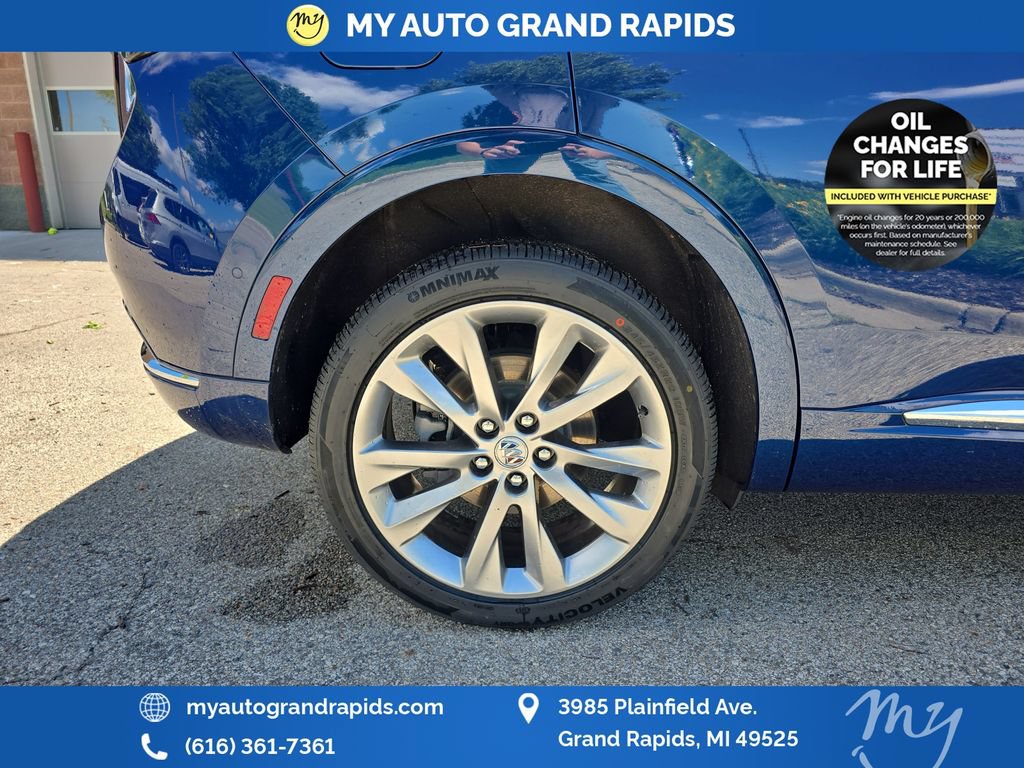 Used 2023 Buick Envision Avenir AWD/4WD image 32