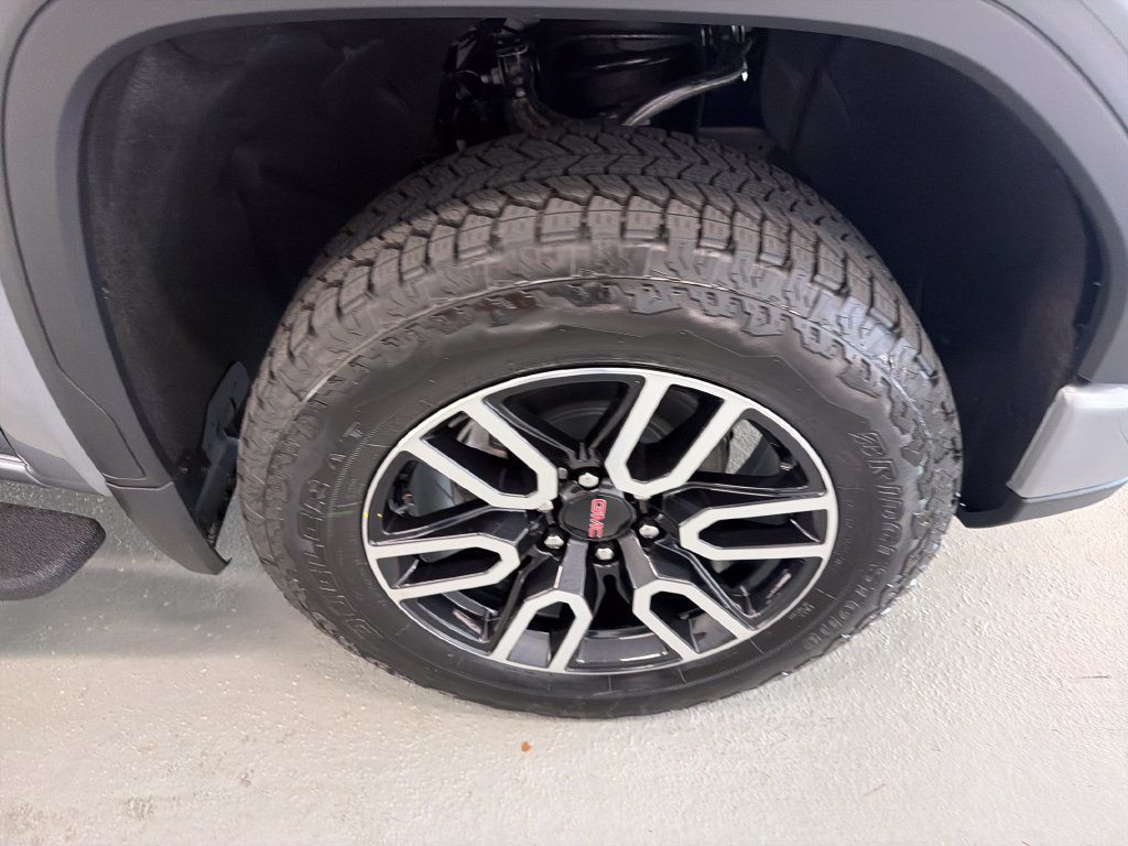 New 2026 GMC Sierra 1500 AT4 w/ AT4 Premium Package AWD/4WD image 4