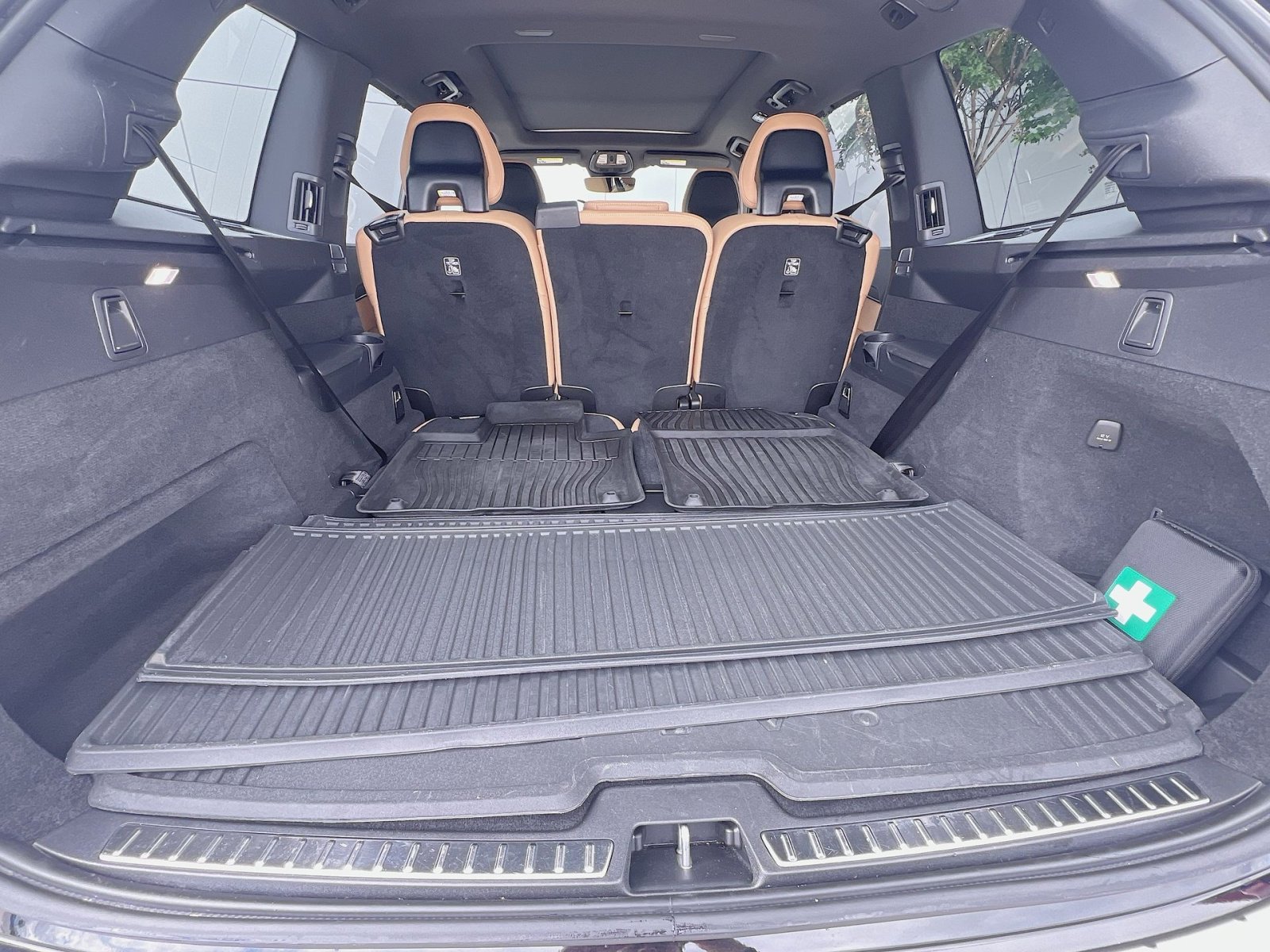 Certified 2023 Volvo XC90 T8 Ultimate w/ Protection Package Premier AWD/4WD image 27