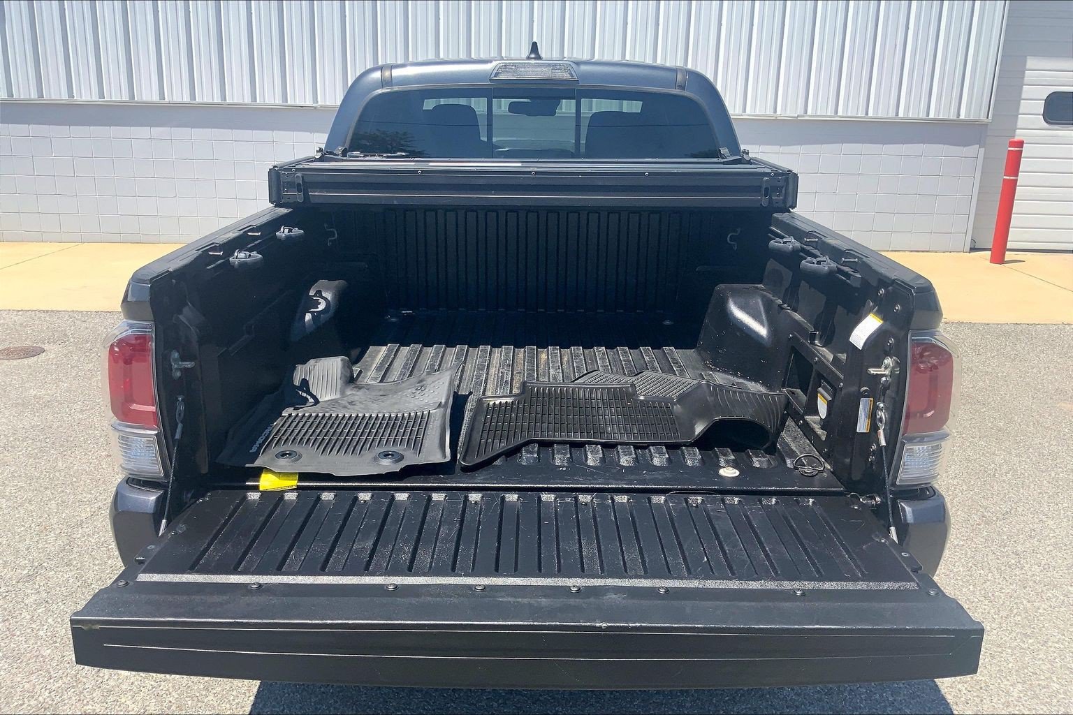 Used 2020 Toyota Tacoma TRD Sport AWD/4WD image 40