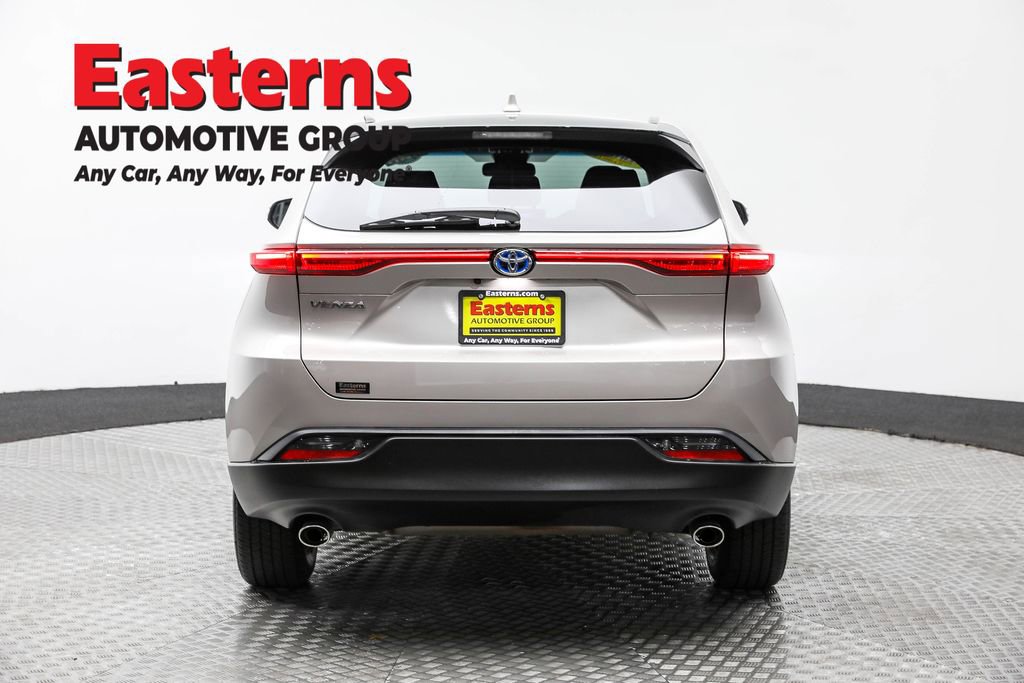 Used 2024 Toyota Venza LE image 6