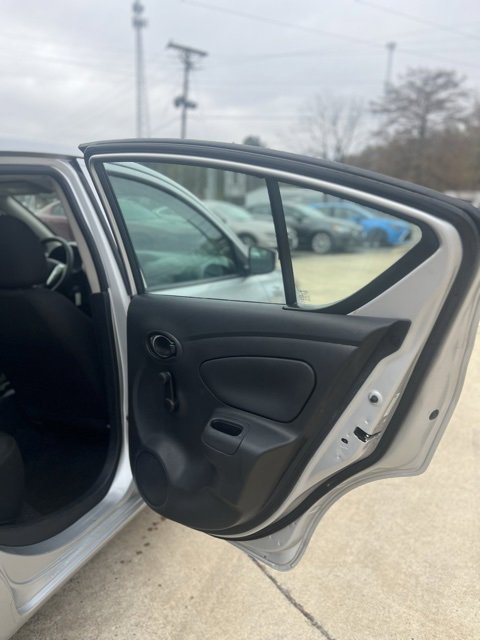 Used 2019 Nissan Versa S Plus image 20