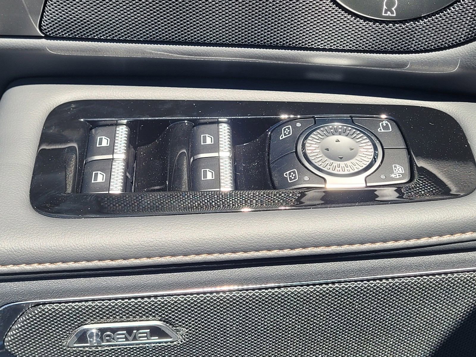 New 2025 Lincoln Nautilus Reserve w/ Jet Appearance Package image 12