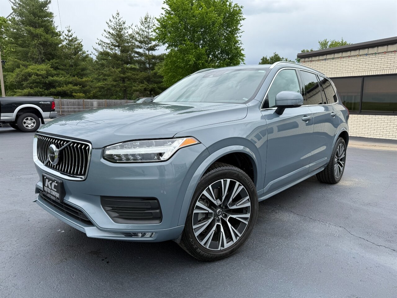 Used 2020 Volvo XC90 T5 Momentum w/ Protection Package Premier AWD/4WD image 2