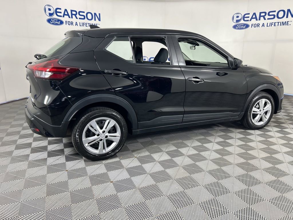Used 2021 Nissan Kicks S image 6
