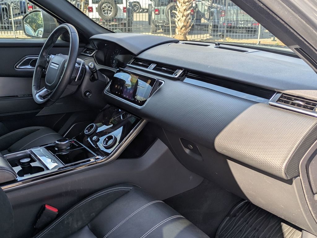 Used 2018 Land Rover Range Rover Velar R-Dynamic SE AWD/4WD image 28