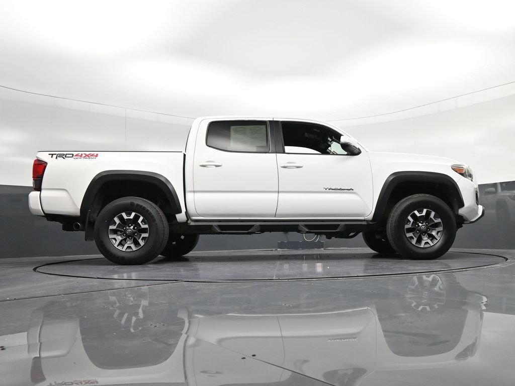 Used 2018 Toyota Tacoma TRD Off-Road w/ Technology Package AWD/4WD image 31