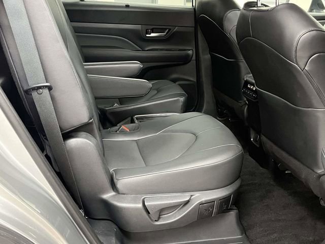 Used 2025 Toyota Grand Highlander FWD image 25
