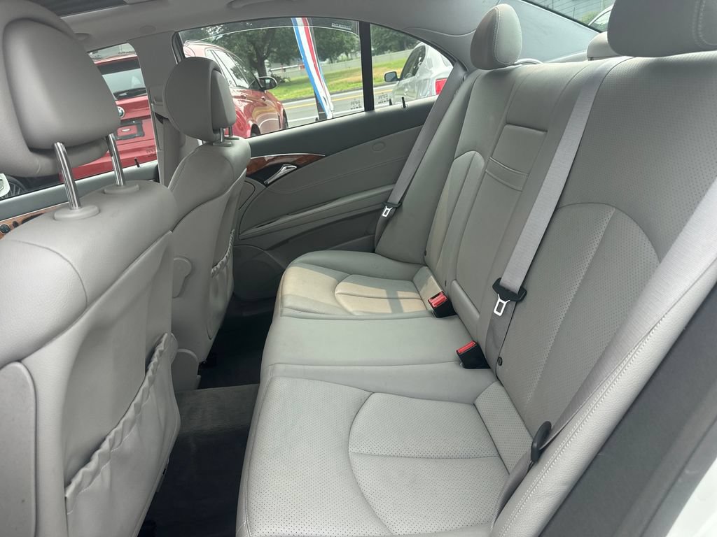 Used 2007 Mercedes-Benz E 350 4MATIC Sedan image 23