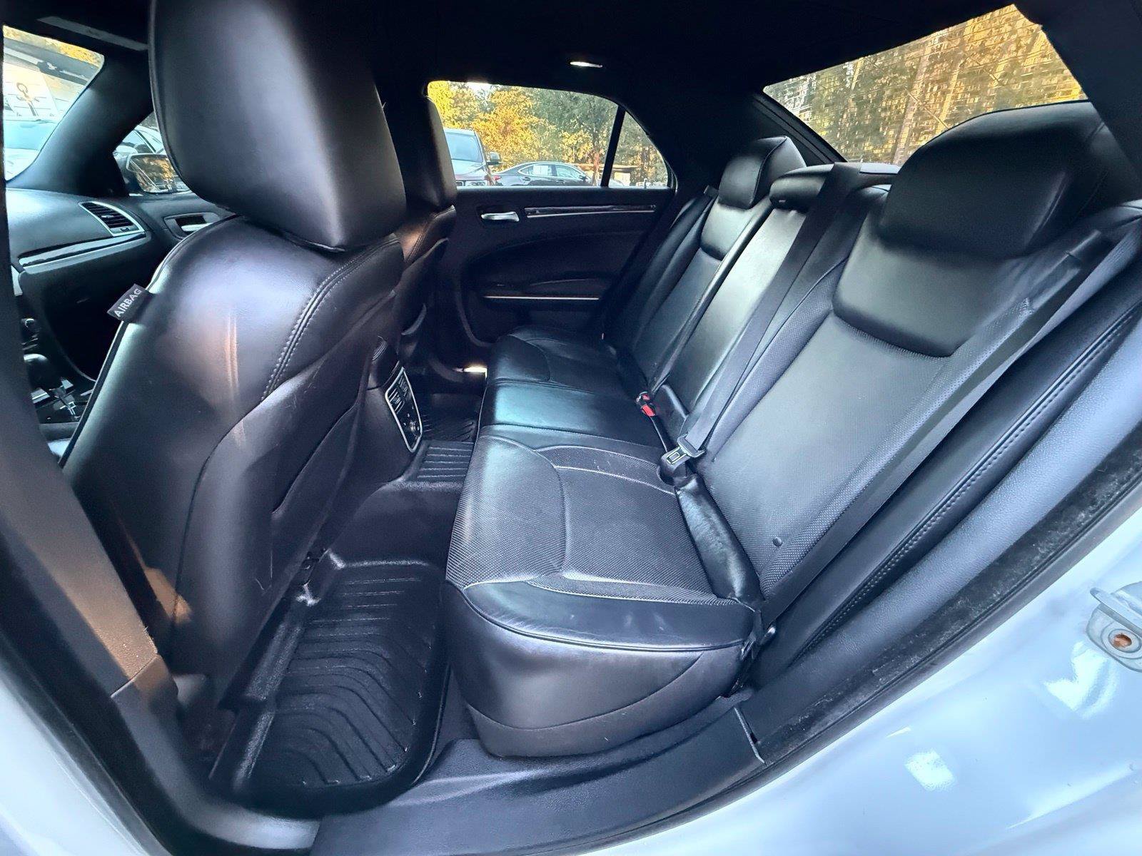 Used 2014 Chrysler 300 C RWD image 26