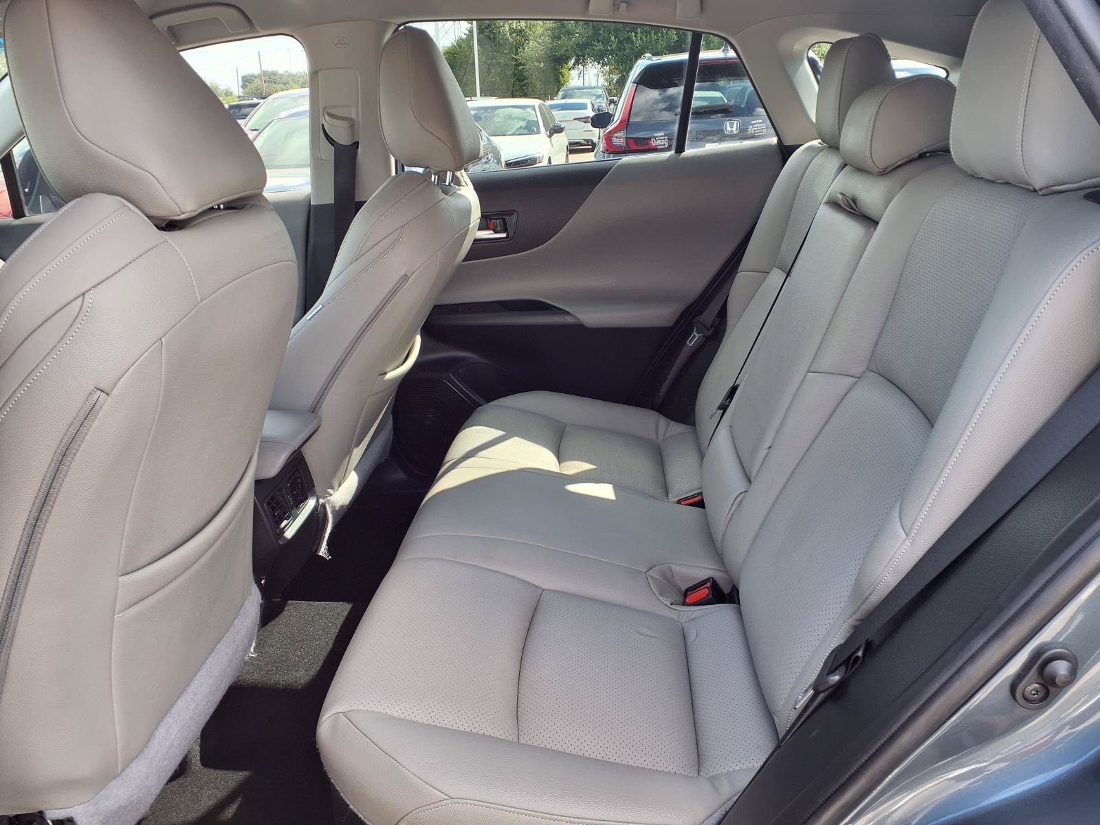 Used 2024 Toyota Venza LE AWD/4WD image 18
