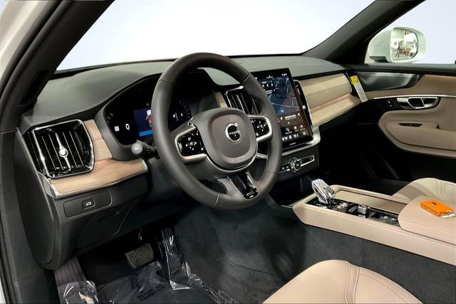 New 2026 Volvo XC90 B6 Plus w/ Protection Package image 8