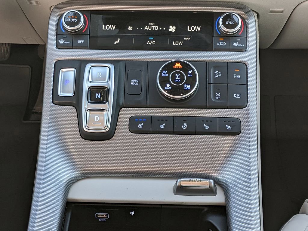 Used 2024 Hyundai Palisade Calligraphy image 17