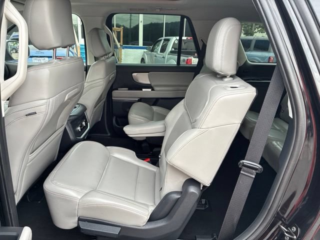 Used 2025 Ford Expedition Active AWD/4WD image 61