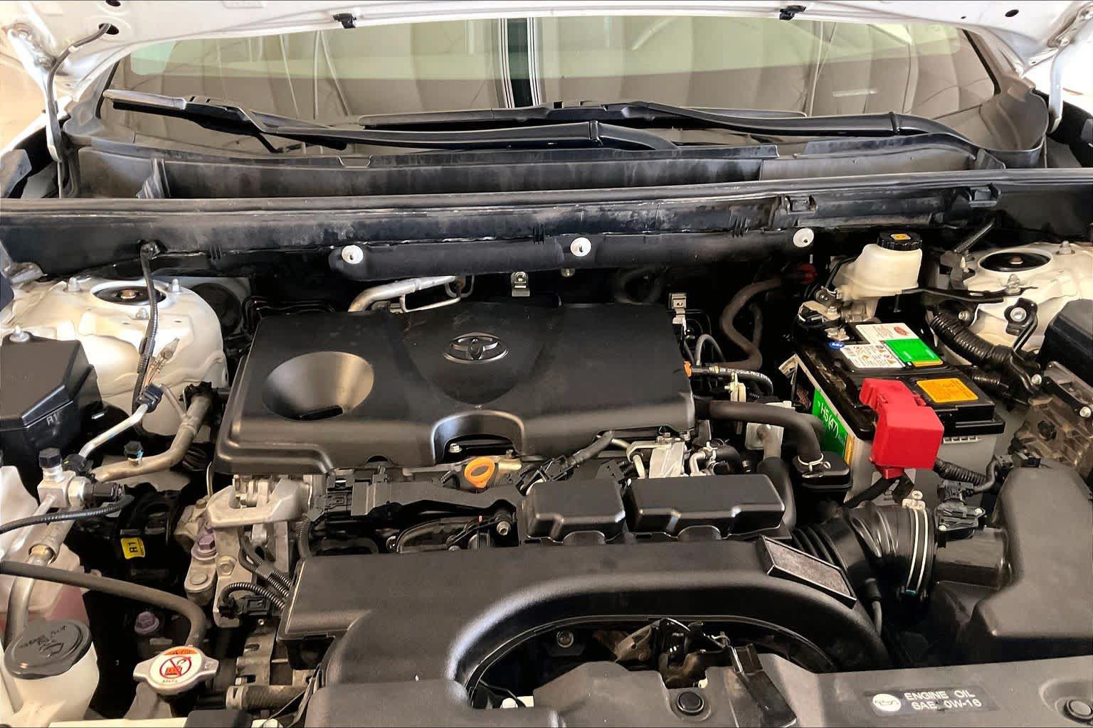 Used 2020 Toyota RAV4 XLE Premium FWD image 28