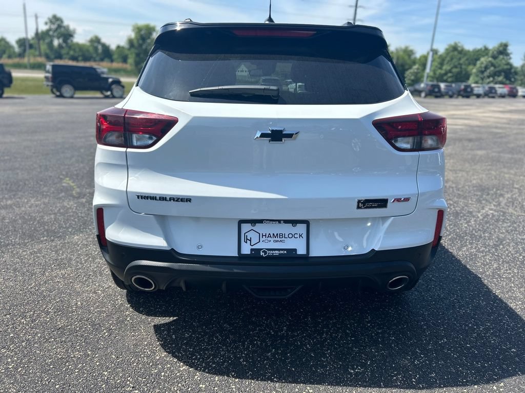 Used 2023 Chevrolet TrailBlazer RS w/ Sun and Liftgate Package FWD image 5
