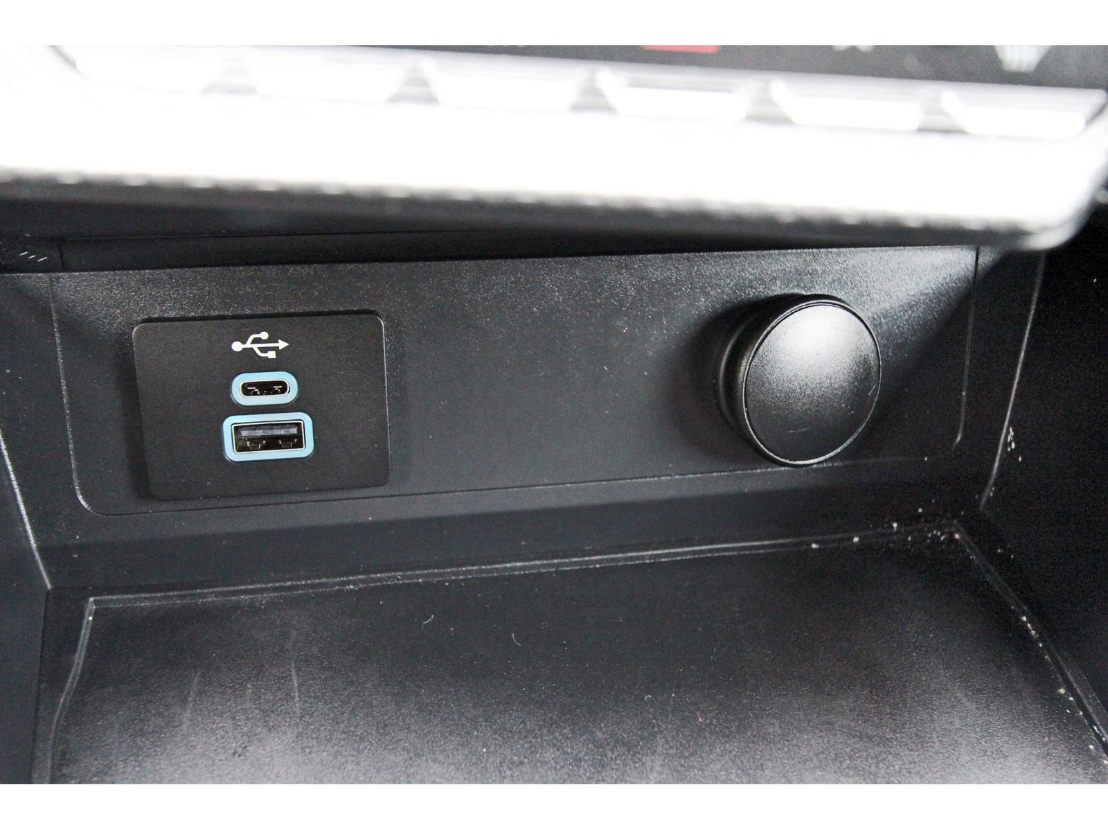 Used 2025 Ford Mustang Premium image 26