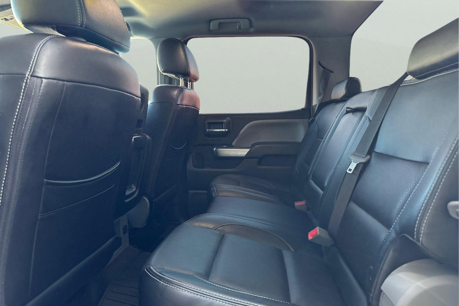 Used 2018 Chevrolet Silverado 1500 LT w/ All Star Edition image 5