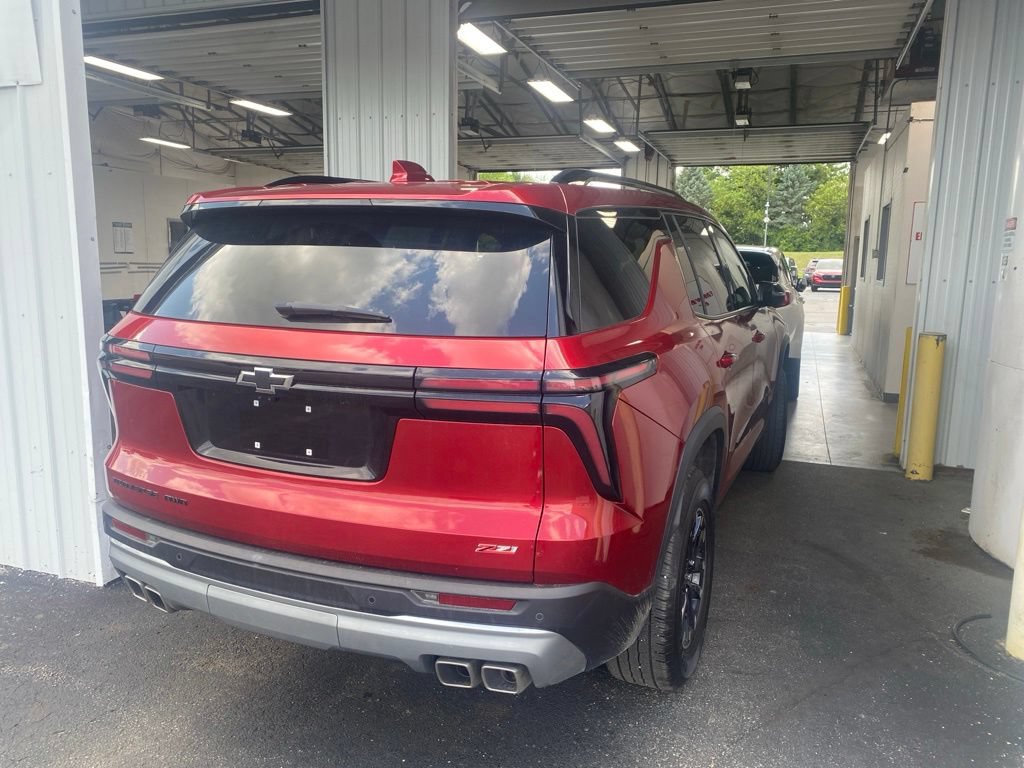 Used 2024 Chevrolet Traverse Z71 AWD/4WD image 4