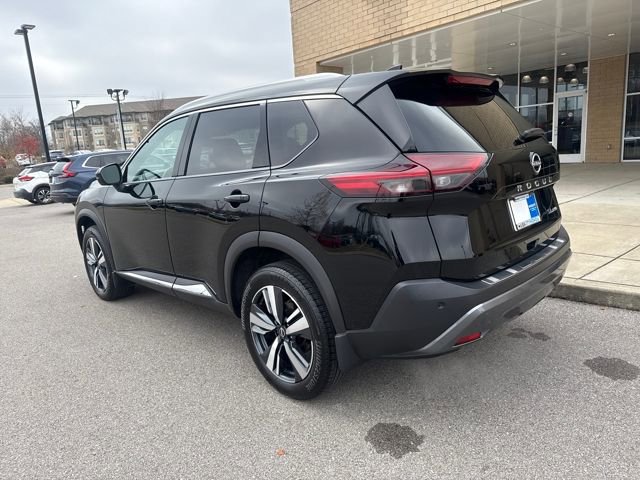 Used 2023 Nissan Rogue SL image 2